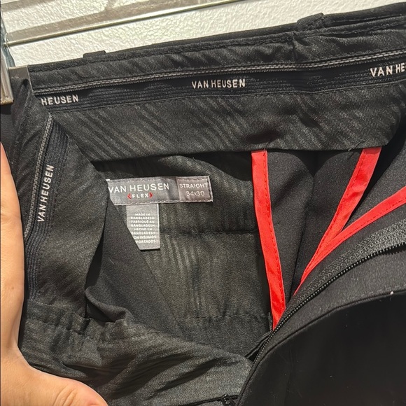 Van Heusen 34 x 30 Flat Front Straight Fit Flex Waist Men's Black Dress Pants - Picture 6 of 10